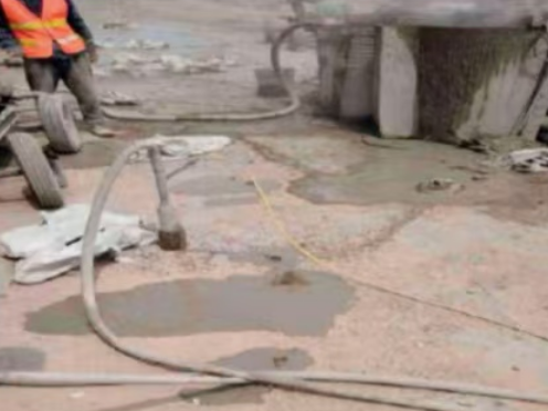 沁源水泥混凝土路面板底注浆技术 路面脱空注浆整治方案